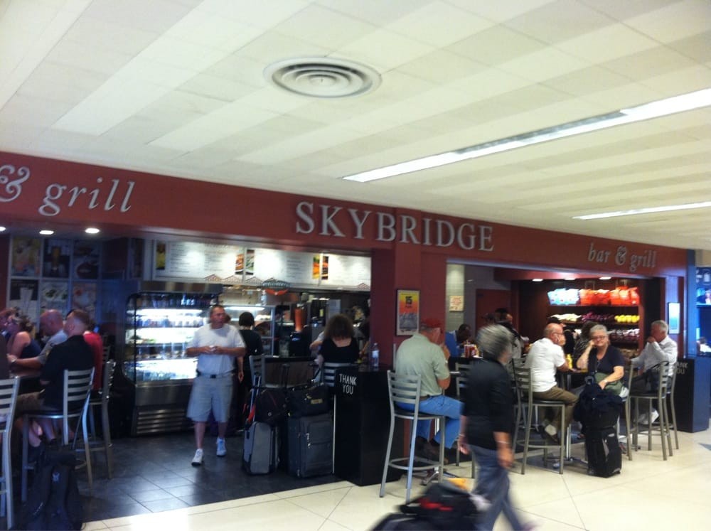 ORD Chicago Ohare International Airport Skybridge Bar & Grill
