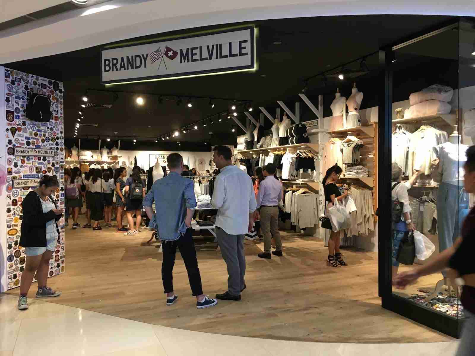  Brandy Melville Singapore Motiv 